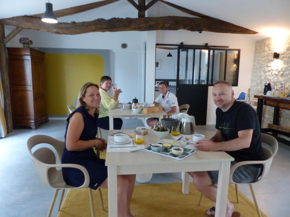 Bed and Breakfast L'Alambic De L'Estuaire Saint-Fort-sur-Gironde Exterior foto